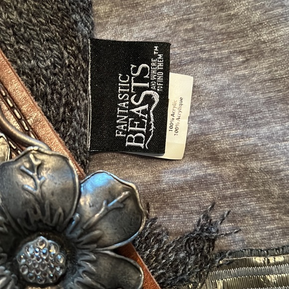 Ladies scarf & belt - Picture 2 of 3